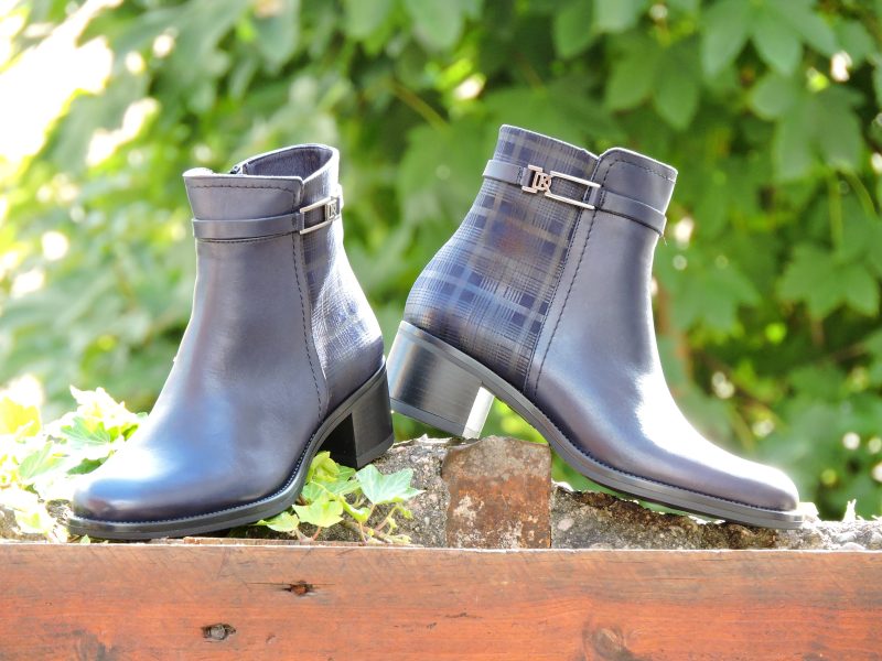 DORKING (9133) Couleur : Bleu