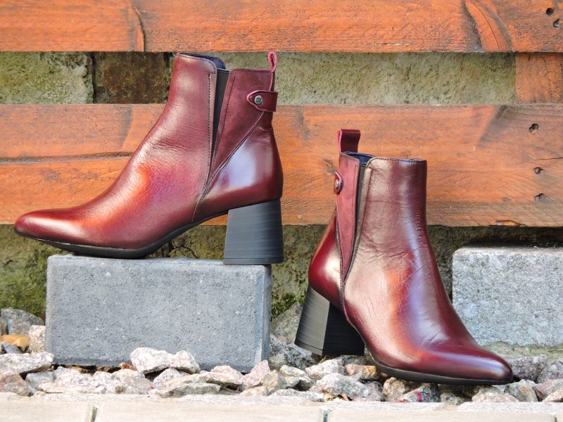 DORKING (9228) Couleur : Bordeaux