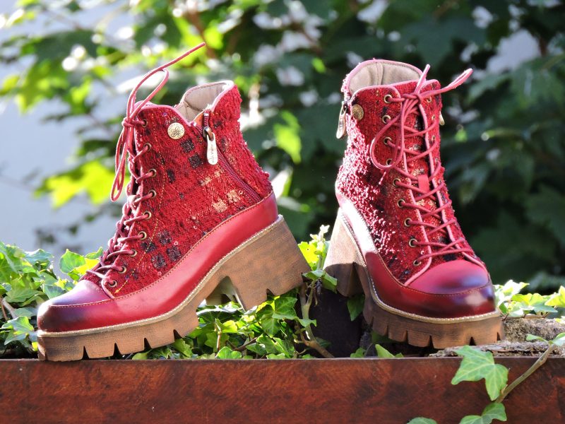 LAURA VITA (Omio 05) Couleur : Framboise