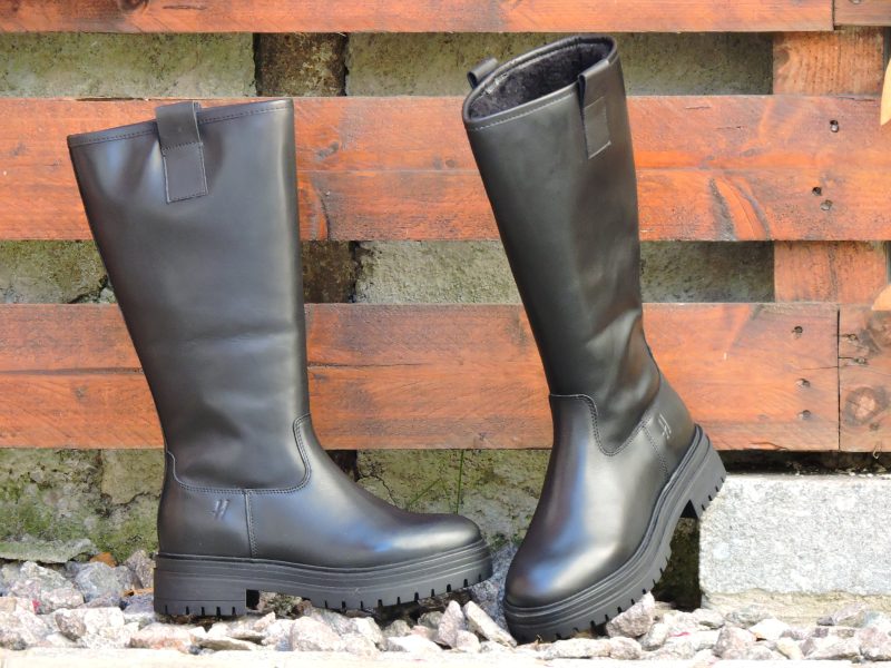 HOOPER (Laika) couleur : Noir / Doublure pure laine