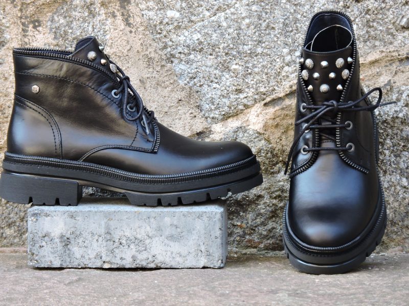 Dorking (9390) Couleur : Noir